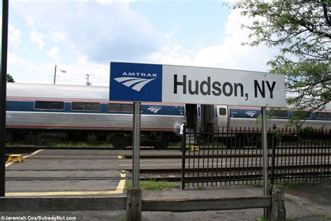 Hudson, NY (Amtrak's Empire Service, Adirondack, Ethan Allen Express, Maple Leaf) - The SubwayNut