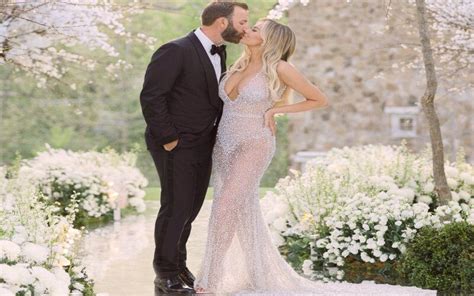 Paulina Gretzky’s Sexy Wedding Dress - Celebrity Mayhem