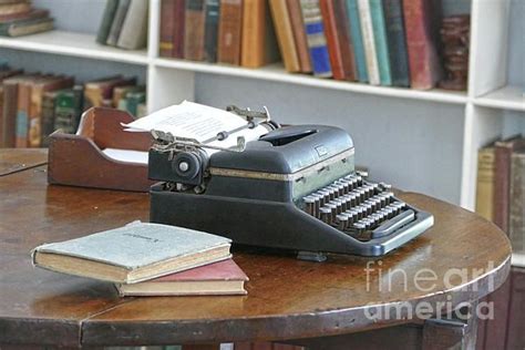 Ernest Hemingway's Typewriter by Catherine Sherman | Ernest hemingway, Typewriter, Hemingway