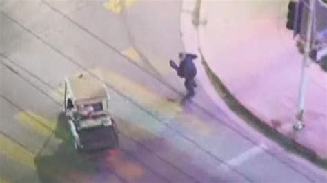 Los Angeles: US police officers chase stolen golf cart through San ...