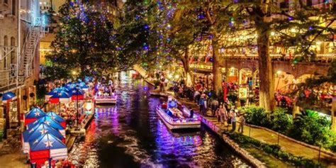 Riverwalk At Christmas Time