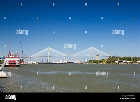 Talmadge Memorial Bridge spanning the Savannah River between downtown ...