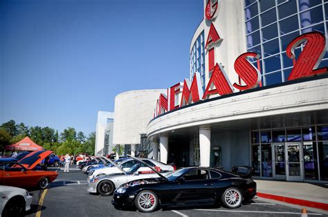 Video: Exactly what you expect to happen in a movie theater parking lot at premier ...