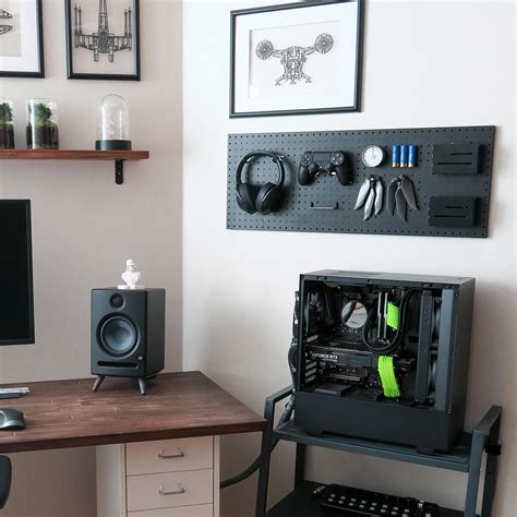 20+ Minimalist Gaming Setups & Battlestation Ideas