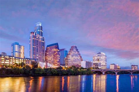 Downtown Austin: What to See & Do + Where to Eat, Drink & Stay