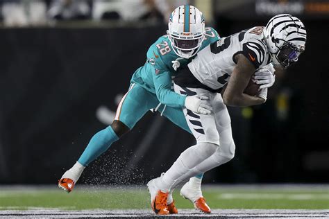 Best photos from Dolphins’ Week 4 loss to the Bengals