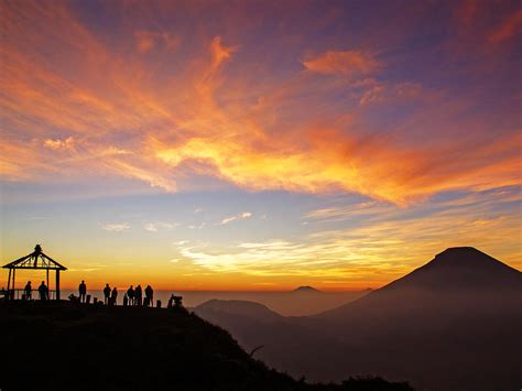 Private Yogyakarta Dieng Plateau Golden Sunrise Tour - Wandernesia