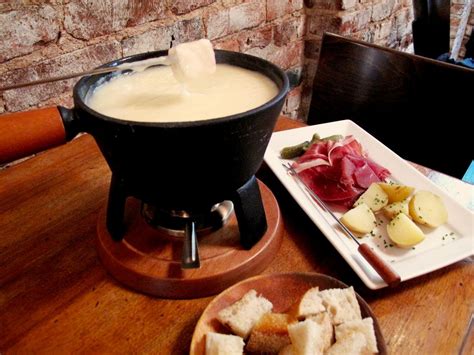 Melting Pot Cheese Fondue Recipe Wisconsin Trio | Renew Recipe