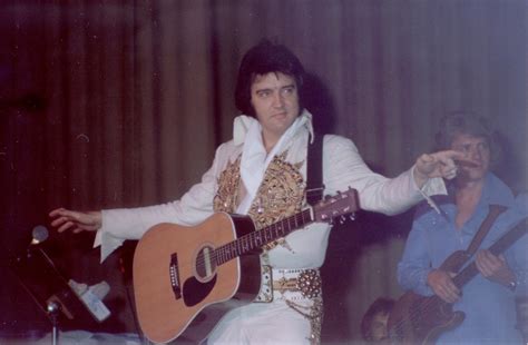 Elvis Presley last concert, 1977 : r/OldSchoolCelebs