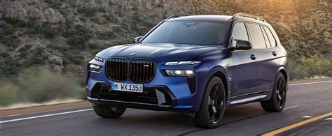 The 2023 BMW X7 Facelift Is Here, It Keeps the V8, Adds the iDrive 8 ...