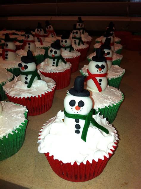 Melting snowman cupcakes | Snowman cupcakes, Melting snowmen, Cupcakes