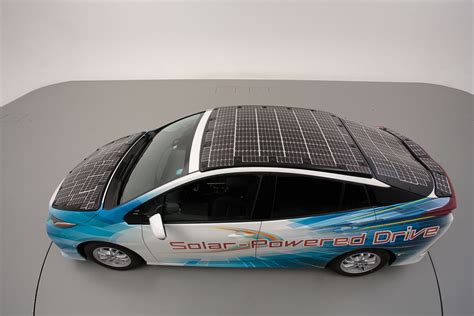 Toyota shows off solar Prius with 860 W output from 34% efficient cells ...