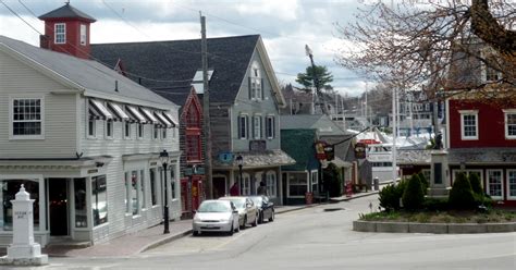 Charming Dock Square in Kennebunkport, Maine - Eric's New England Gift Shop and Photo Tour Blog