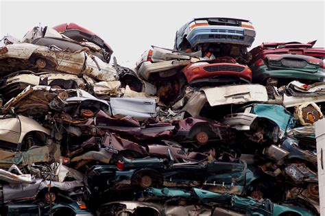 When to Take Your Car to a Car Scrap Yard - Odd Culture