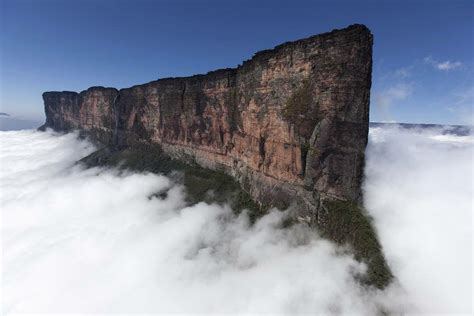 Roraima. | Mount roraima, Amazing places on earth, Beautiful places on earth