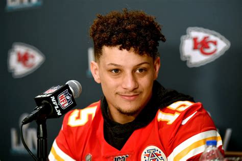 Mahomes' barber heads to Miami to give QB, Chiefs fresh cut