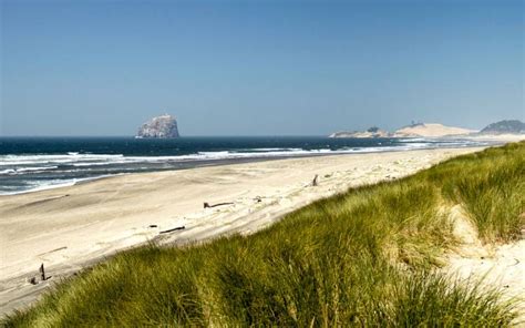 Pacific City Beach / Oregon / USA // World Beach Guide