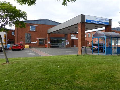 Alexandra Hospital, Redditch © Chris Allen :: Geograph Britain and Ireland