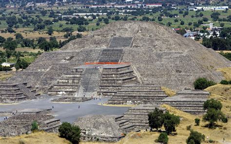 Pyramid of the Moon: Secret Tunnel and Chamber Discovered in ...