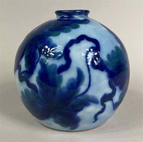 Camille THARAUD (1878-1956) à LIMOGES - Vase boule en porcelaine à décor émaill… - Boisgirard ...