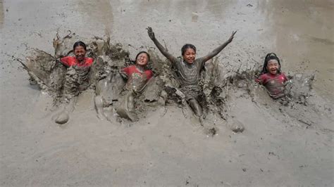 Is playing in mud good for kids? Here’s what studies have to say - Science News