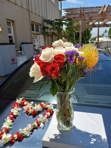 Create Your Own Arrangement – Maui Tropical Flowers