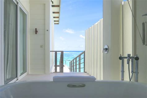 holiday_inn_maldives_resort_review-46 | PIERREBLAKE