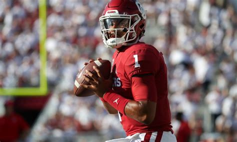 Oklahoma QB Jalen Hurts breaks a Baker Mayfield record | The Draft Wire