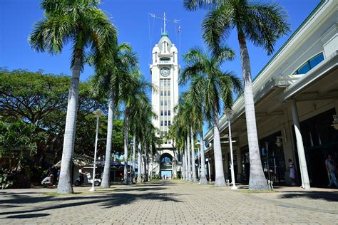 Aloha Tower - Visit a Retired Lighthouse - Go Guides