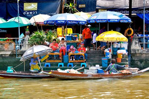 Amphawa Floating Market - Explore One of the Most Popular Floating ...