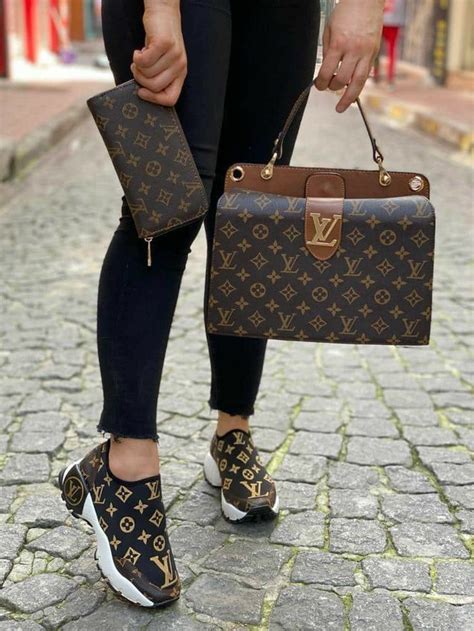 Pin by Leon Caza on Tenis mujeres. | Fashion handbags, Bags designer ...