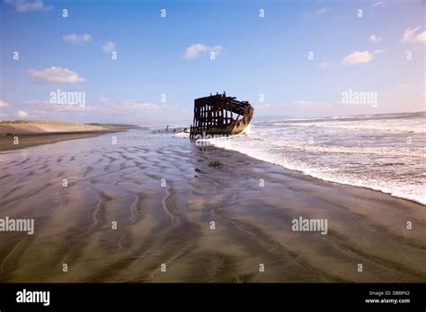 Shipwreck beach at fort stevens state park near astoria hi-res stock photography and images - Alamy