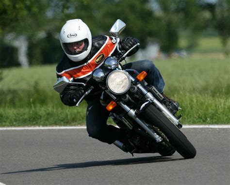 HONDA CB400 (1992-on) Review | Speed, Specs & Prices | MCN