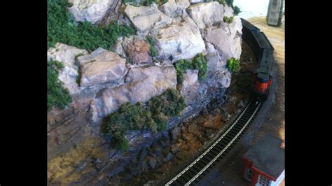 Train Model Accessories: Model train rock scenery