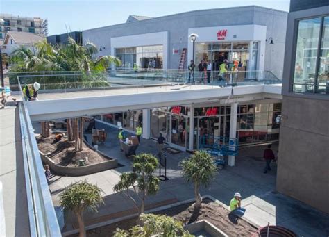 O.C.’s newest mall, Pacific City, is open, but with fewer vendors ready ...