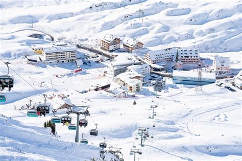 St. Anton Ski Resort Guide | Snow-Forecast.com