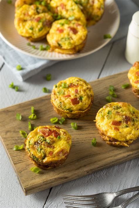 Muffin Tin Quiche with Spinach, Tomato and Bacon | 31Daily.com | Appetizer recipes, Muffin tin ...