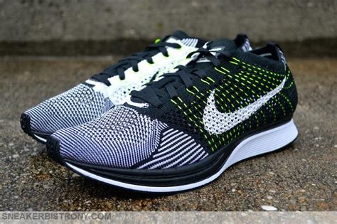 SNEAKER BISTRO - Streetwear Served w| Class: Nike Flyknit Racer "Black ...