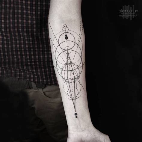 Gorgeous Geometric Tattoo on Forearm by Okan Uckun Dreieckiges Tattoos, Circle Tattoos, Triangle ...