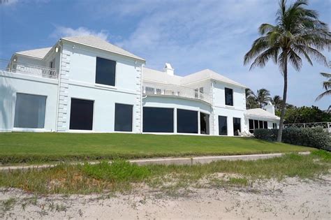 Donald Trump lists Palm Beach mansion for $49 million