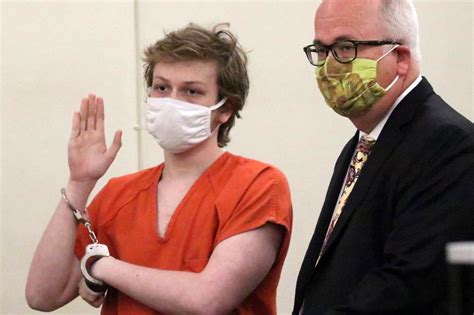 Florida teen admits killing mom after fight over bad grade