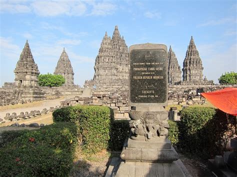 Prambanan Temple Historical Facts and Pictures | The History Hub