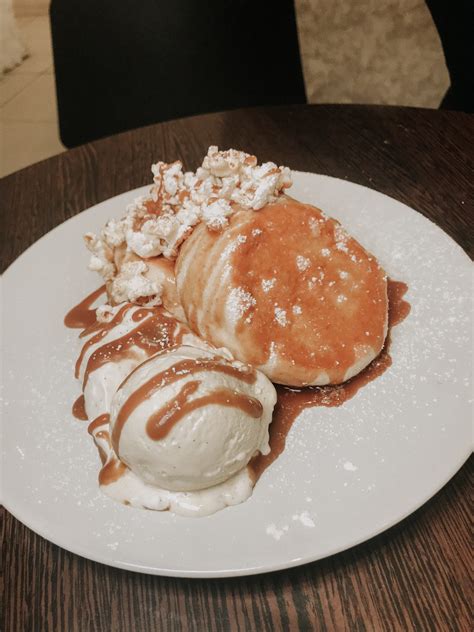 Japanese Fluffy Pancakes | Fuwa Fuwa Café - Carissa Lam