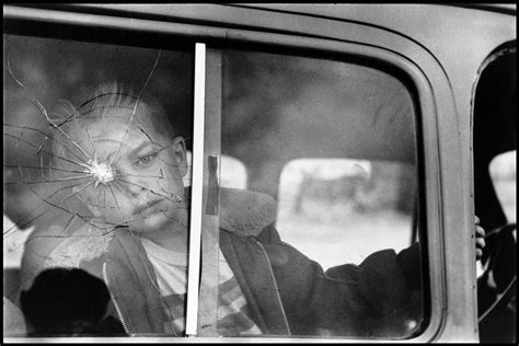 25 Practical Tips from Elliott Erwitt for Street Photographers