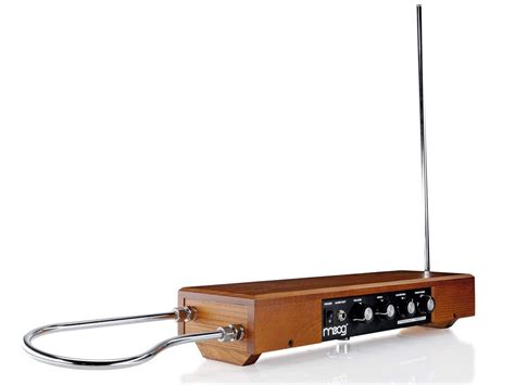 Theremin: The Musical Instrument That You Can Play Without Touching | Amusing Planet