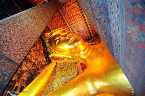 Wat Pho in Bangkok - Temple of Reclining Buddha