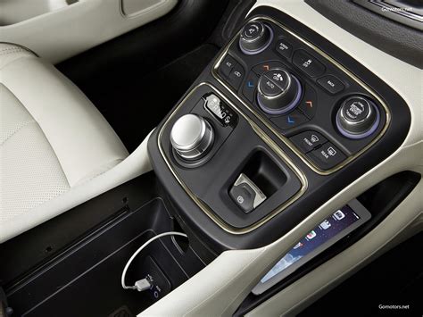 2015 Chrysler 200 interior:picture # 3 , reviews, news, specs, buy car