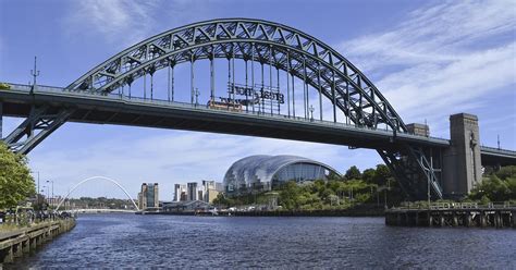 7 Bridges of Newcastle/Gateshead Quayside - Team Build Construction