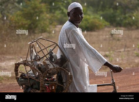 Mali traditional clothes hi-res stock photography and images - Alamy