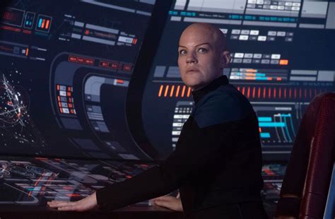 Terry Matalas Introduces STAR TREK: PICARD's New USS Titan Bridge Crew ...